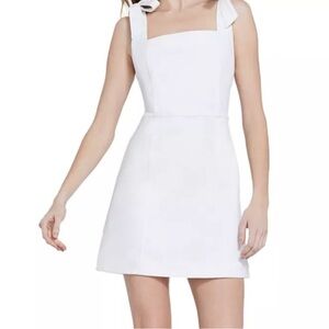 Elegant White Sleeveless Dress